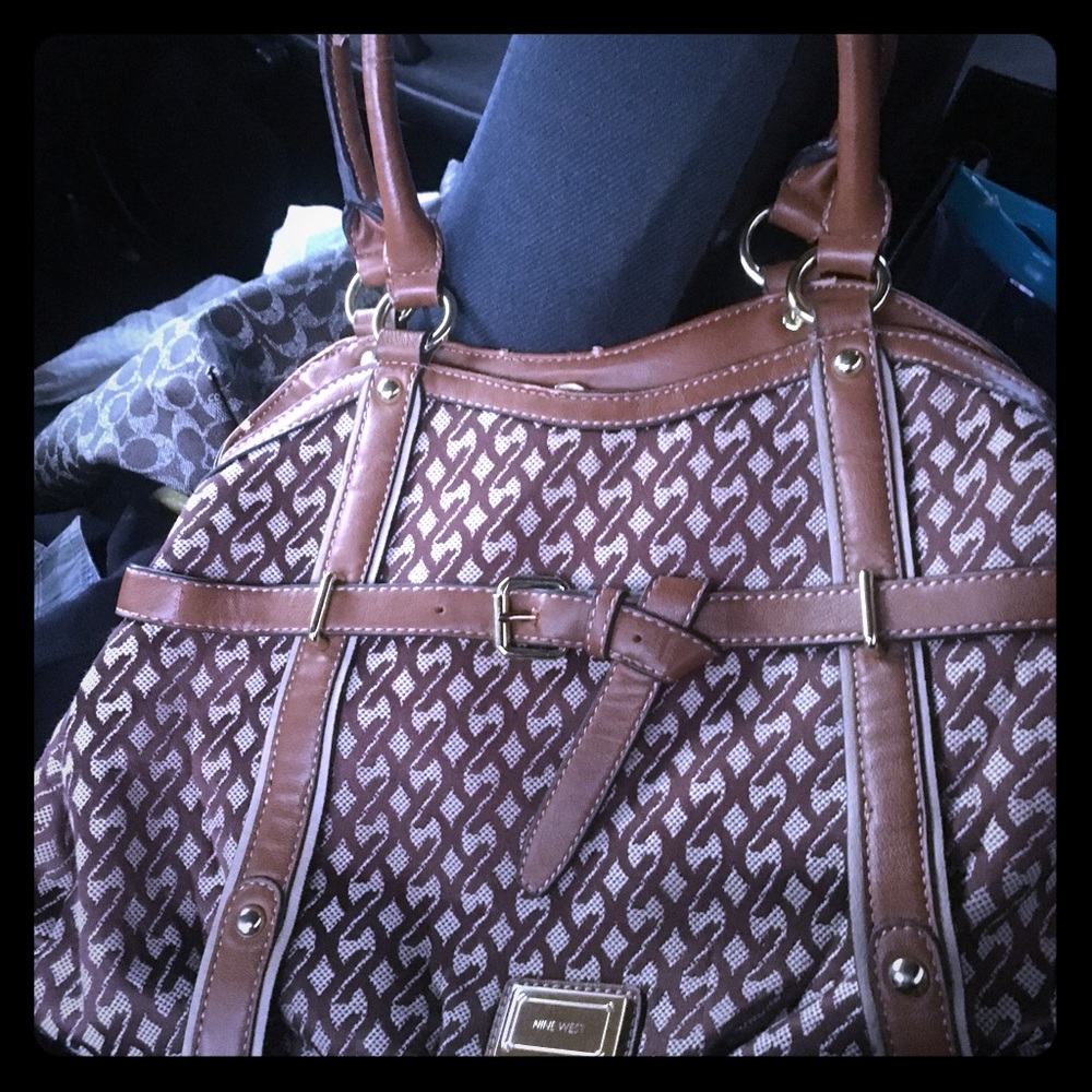 Nine West like new purse